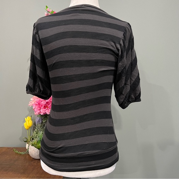 Eyeshadow Striped T-Shirt - Picture 7 of 12